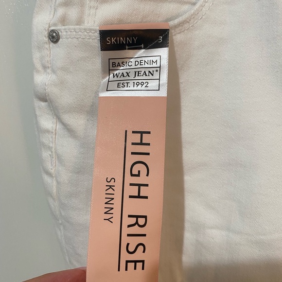 Jeans, NEW, size 3. Never worn , fit was small for me. - Picture 3 of 4